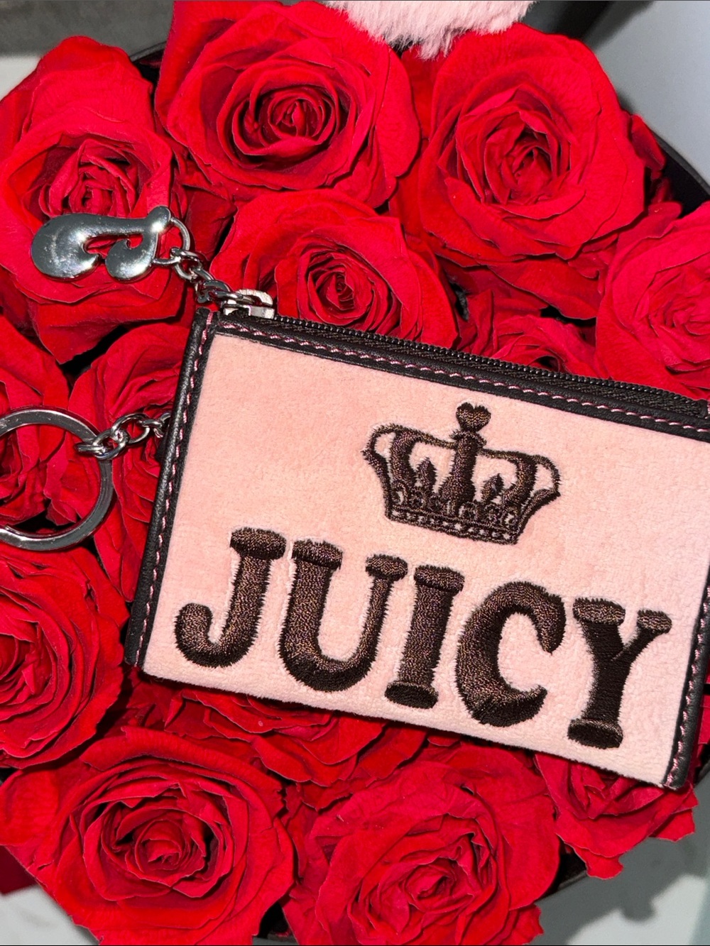 ✨Juicy Couture✨
Pink Heart Accent Zip Pouch Wallet with Keychain